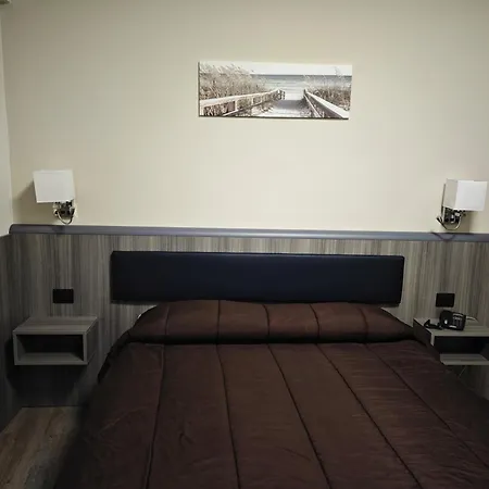 Esperia Hotel 3*