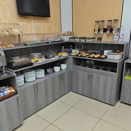 Esperia فندق 3*
