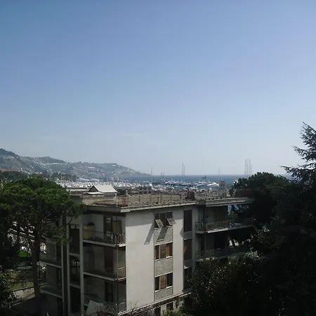 伊斯佩里亚酒店