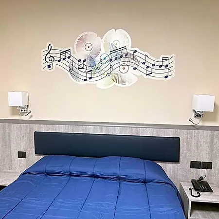Esperia מלון