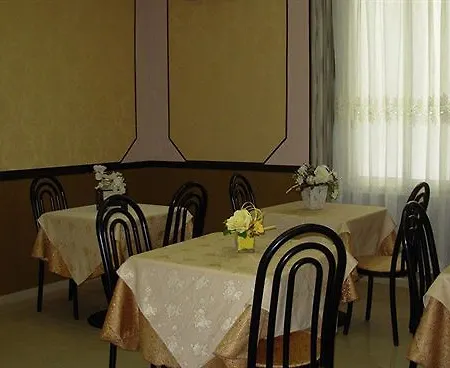 Esperia Hotel 3*
